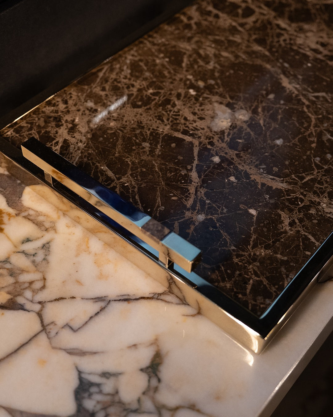 Fahari Medium — Tray