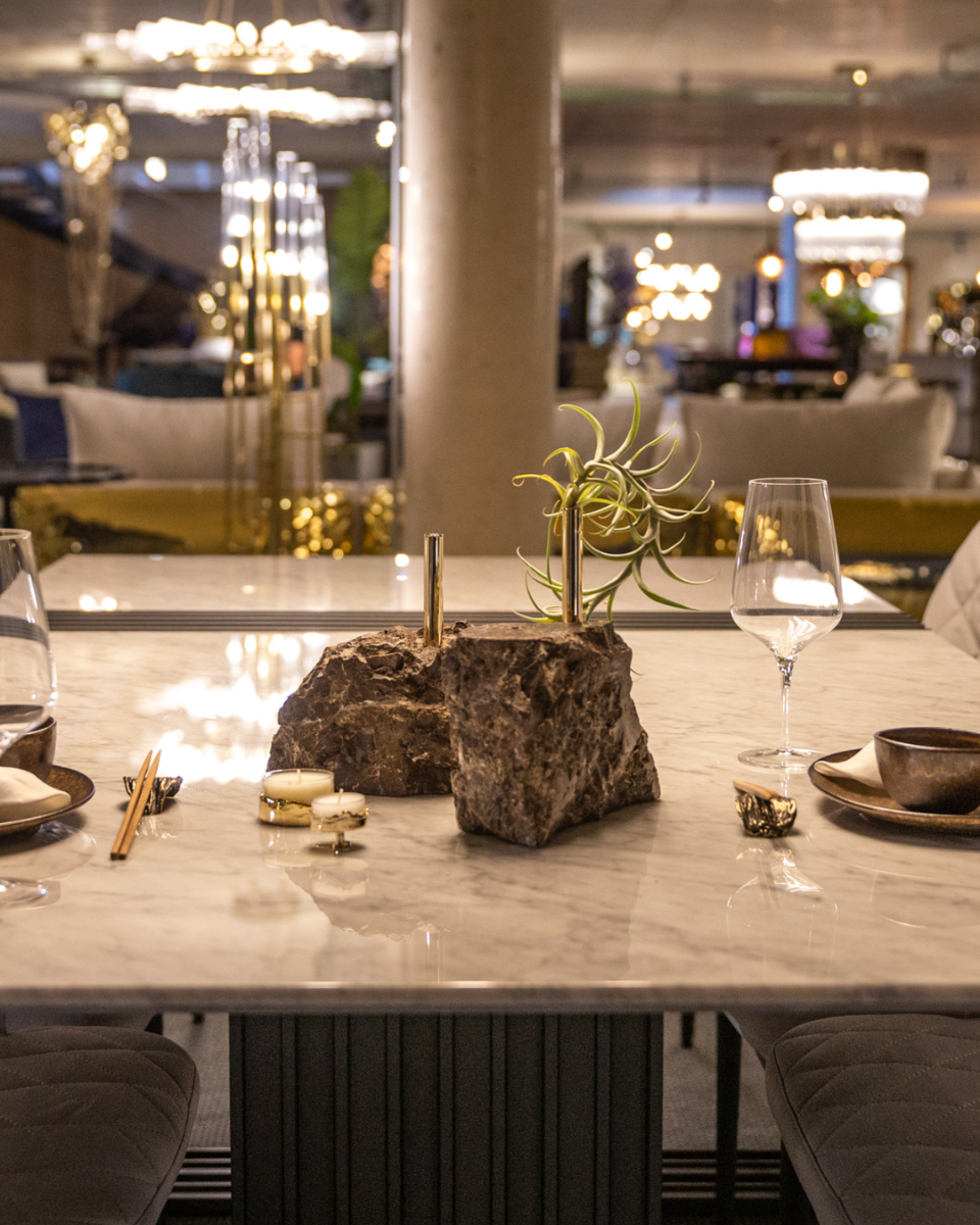 Collis II — Plant Stand